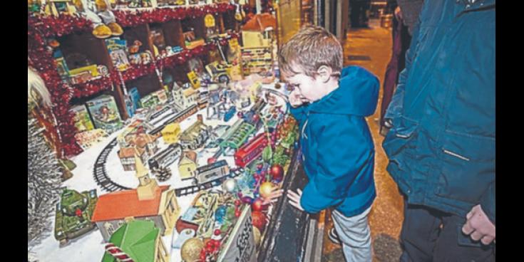 Limerick revives magical vintage Christmas window - If Walls Could Talk -