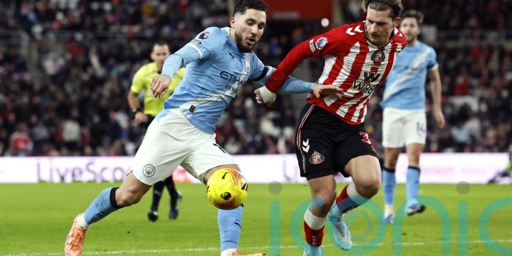 Manchester City held at Sunderland to sit four points adrift of Arsenal
