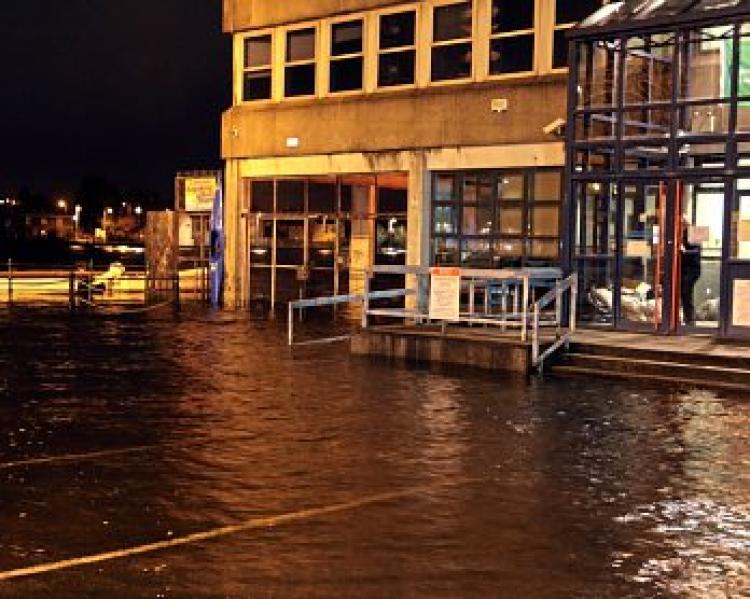 SLIDESHOW Flood waters lap at Sarsfield House in Limerick Photo 1 of