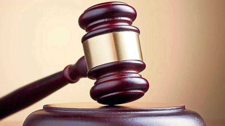 Limerick Children&rsquo;s court judge congratulates a young new father, 15 years of age