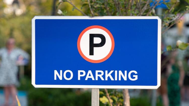 'The cars have not moved' - Gardai take action over illegal parking at busy Limerick road