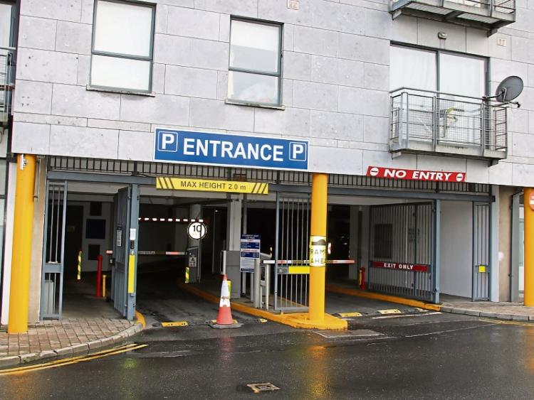 Wooden Kitchen Table With Metal Legs