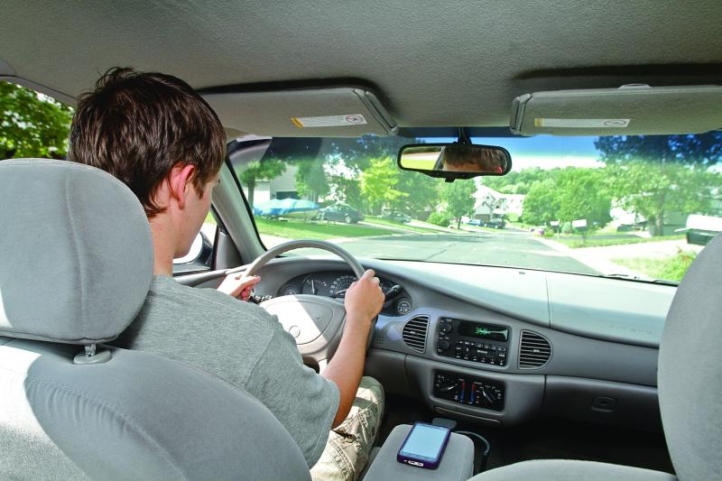 Driving test wait in Louth 'unacceptable'