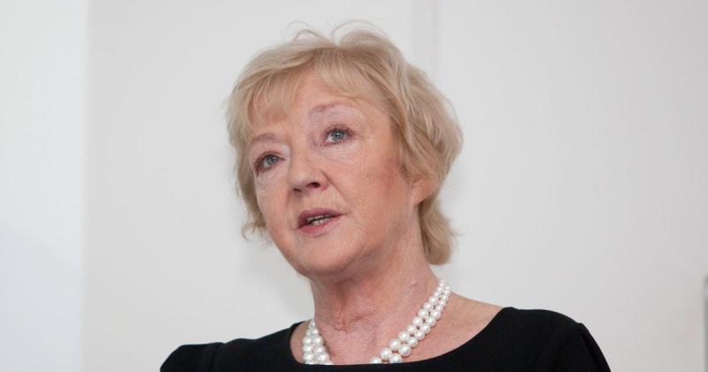 Education award launched in memory of late broadcaster 