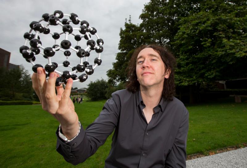 University of Limerick researchers help discover device which could extend life of smartphone batteries