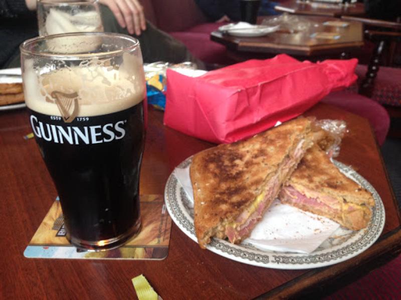 ‘Totally unworkable’  - Limerick publicans react to €9 meal and 90-minute rules