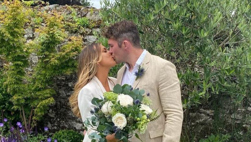 Munster captain Peter O'Mahony marries his long-term love Jessica Moloney