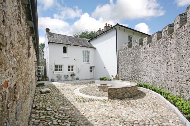 Ex-Munster Rugby star’s beautiful Limerick home bought by Dublin couple