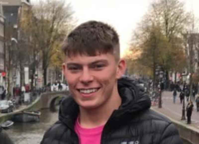 'Full of roguery and carefree' - Darren Whelan's father tells funeral mass