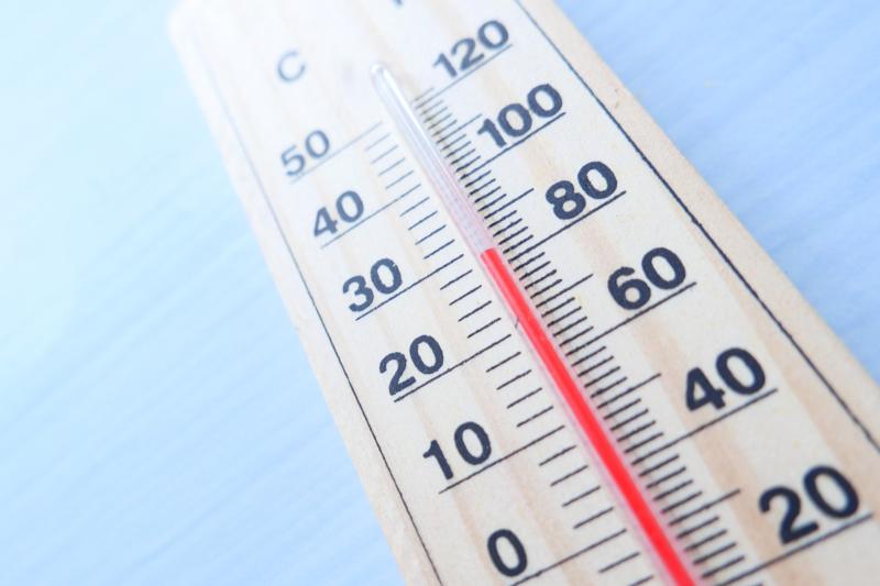 Hot weather set to continue through next week as Met Eireann issues High Temperature Advisory