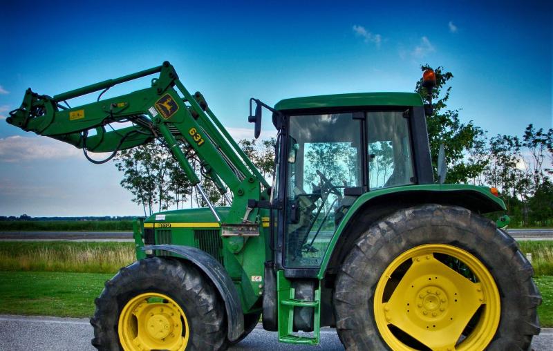 First female only tractor and machinery skills course on in Limerick