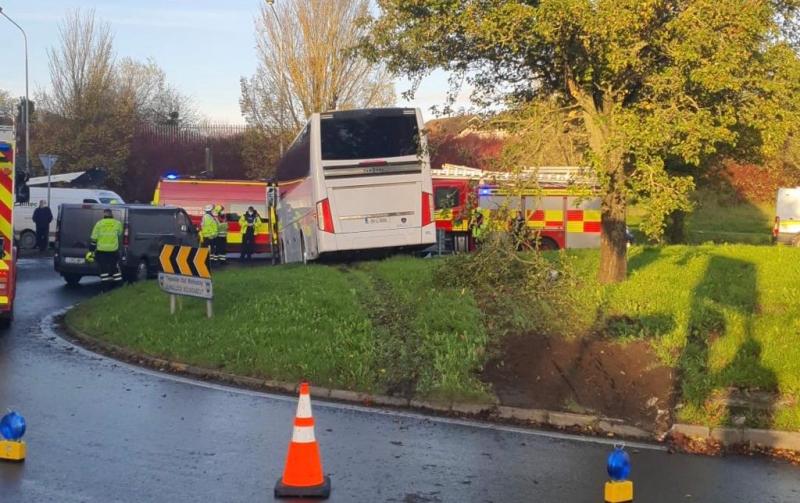 BREAKING: Bus crashes into Limerick roundabout