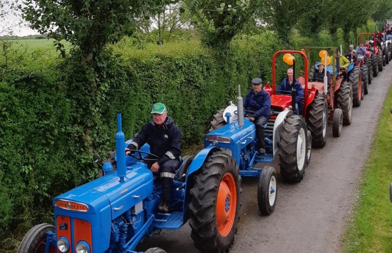 Memorial vintage and new tractor run starts in Limerick village 
