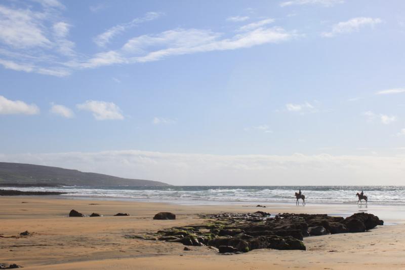 Man dies after swimming in sea off coast popular with Limerick people