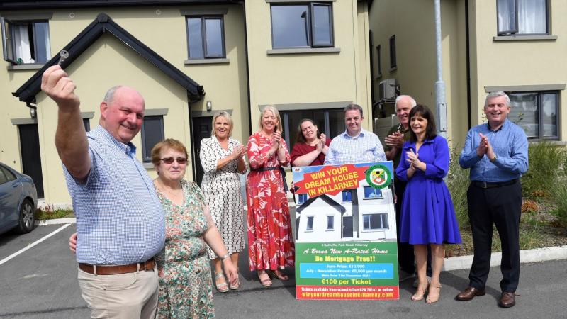 Lucky Limerick man collects the keys to ‘dream house’ he won in a raffle