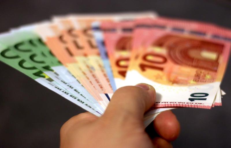 Warning after 'beggar' on Limerick street steals cash from Good Samaritan