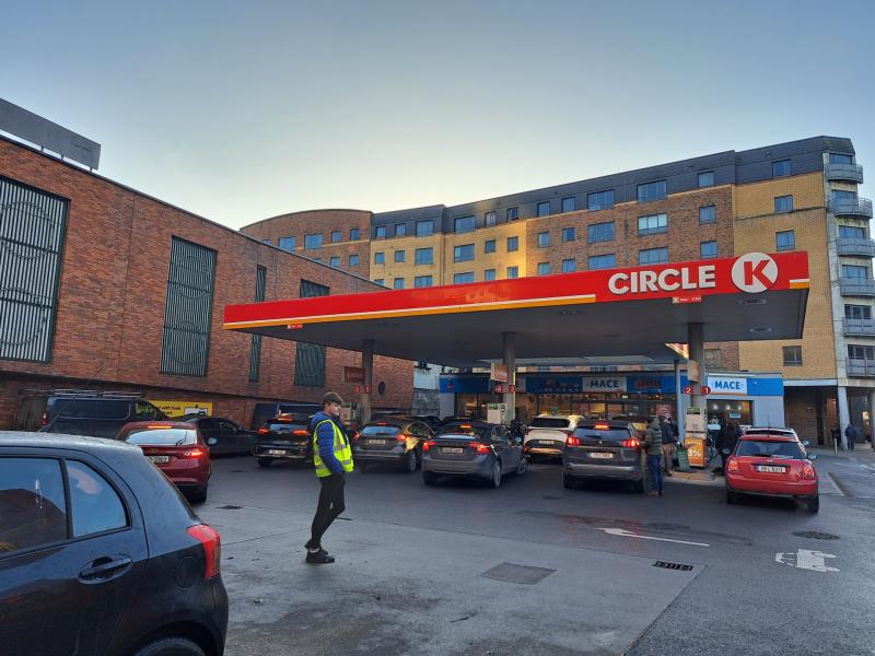 Limerick motorists avail of snap Christmas promotion to fill up their tanks