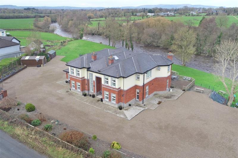 Limerick Property Watch: Check out this €1m riverside retreat