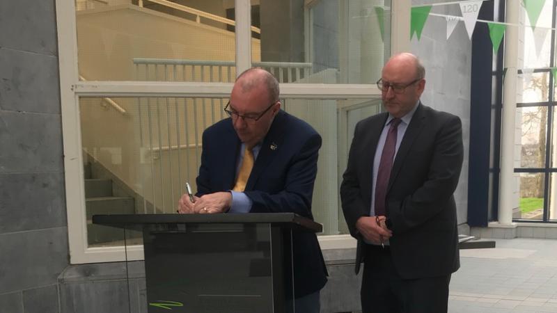 Mayor of Limerick opens book of condolence following earthquakes in Turkey and Syria