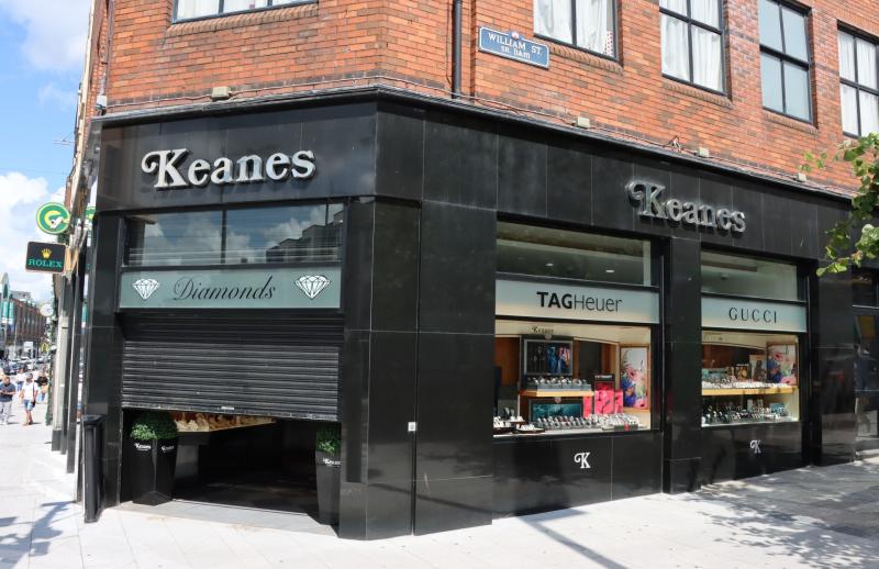 Investigations ongoing following theft in a Limerick city jeweller 
