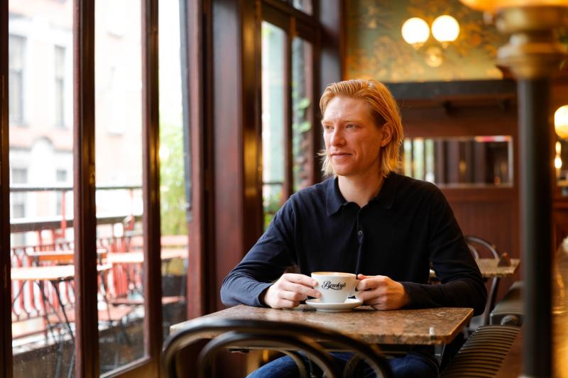 Hollywood star Gleeson brews up a storm for 'extraordinary' Hospice care