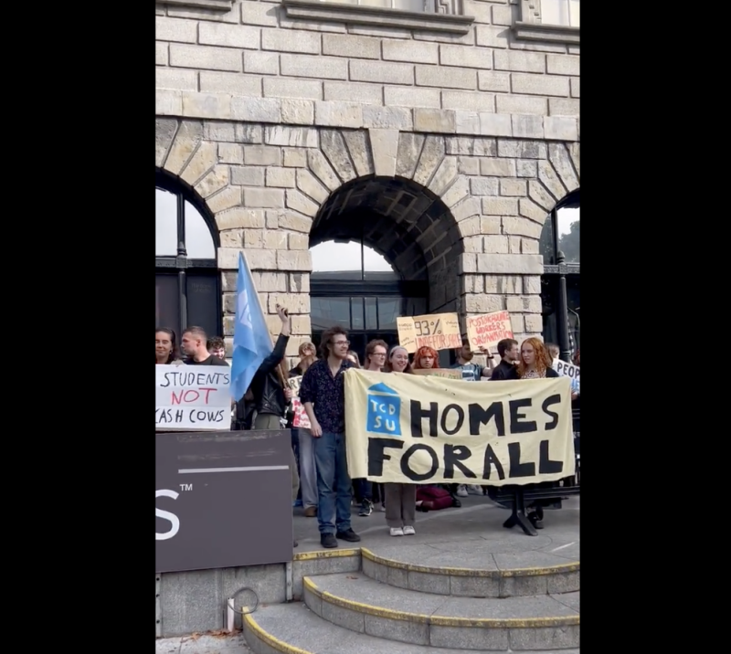 Students block tourists from seeing Book of Kells over increase in price of accommodation 