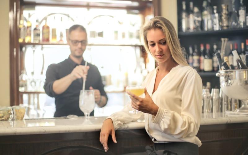 Irish woman accidentally orders €2,000 cocktail she didn't even like in London hotel