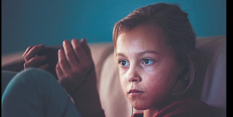Positive Parenting: Talking to  children about their life online is crucial