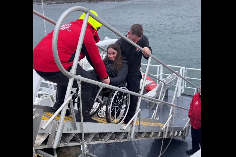 Wheelchair user praises staff for helping her get on Doolin ferry