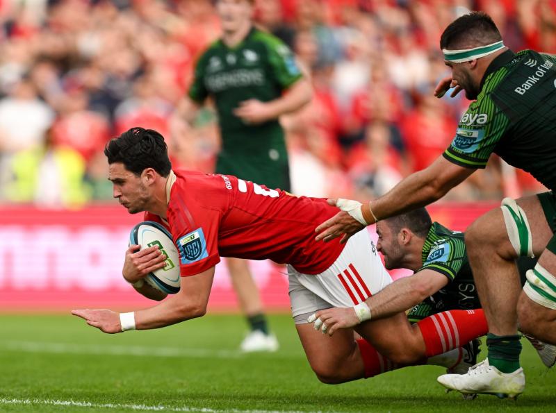 Munster score magnificent seven in resounding URC bonus point win over Connacht