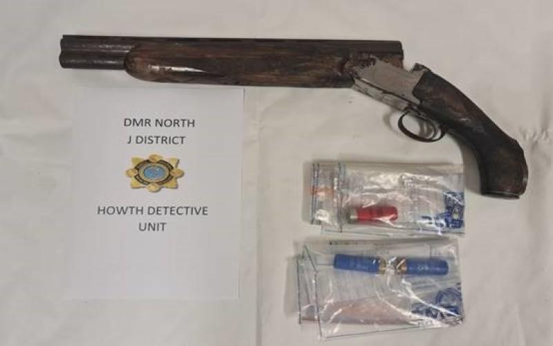Cars seized after gardai find sawn-off shotgun and ammunition in 'abandoned vehicle' 