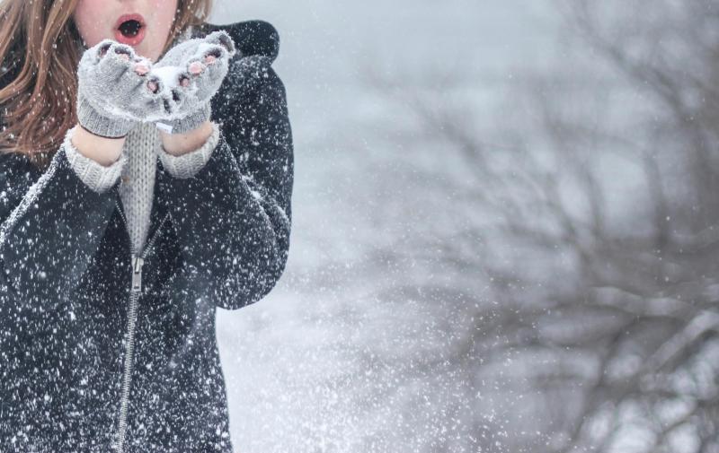 There could be snow for Christmas as Met &Eacute;ireann issue snow-ice warning for five counties 