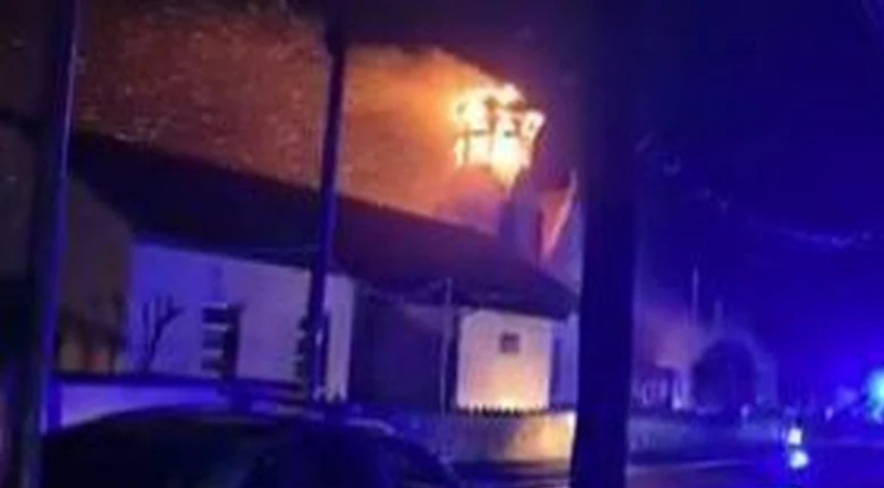 'We will have midnight Mass'  - Clare priest to celebrate Christmas despite lightning strike