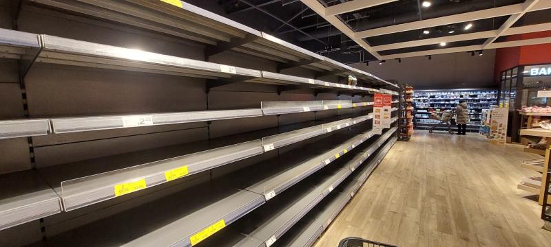 Baguette it while you can! Some Limerick supermarkets run out of bread amid snow warning