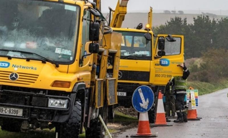 Over 200,000 homes and businesses still without power as Storm Éowyn clean-up continues