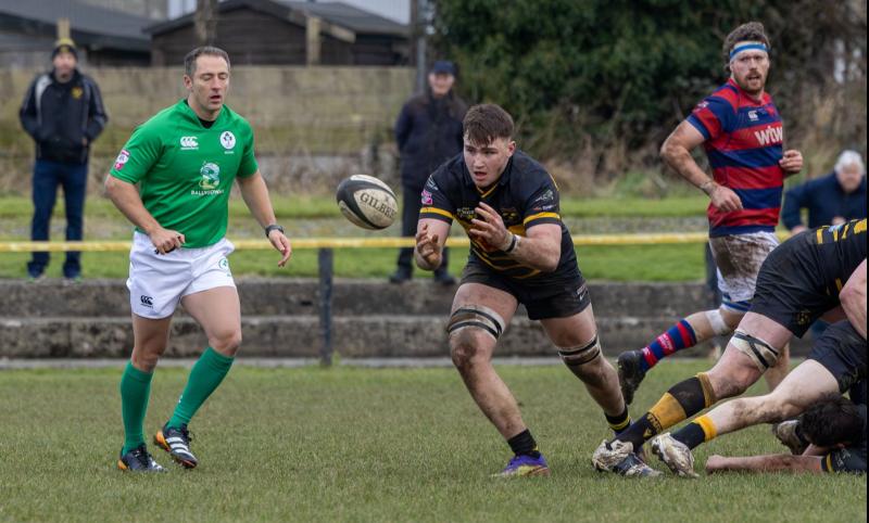 Young Munster's keep play-off hopes alive with slick bonus point win over Clontarf