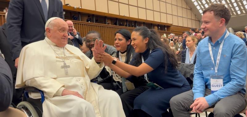 “Tell Stories of Hope” Pope Francis tells journalists