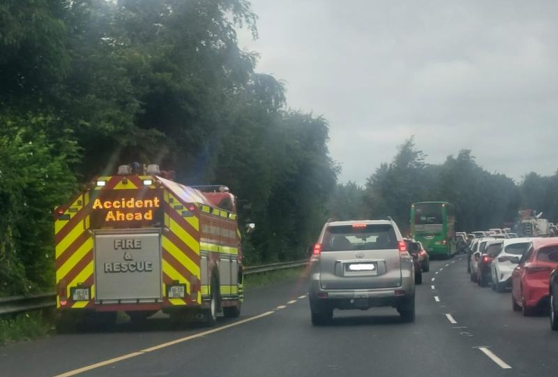 BREAKING:  Full motorway closure between Limerick and Clare due to multiple-vehicle collision