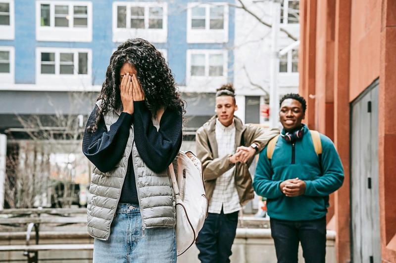 Helping teenagers to handle peer pressure - a guide from Parenting Limerick