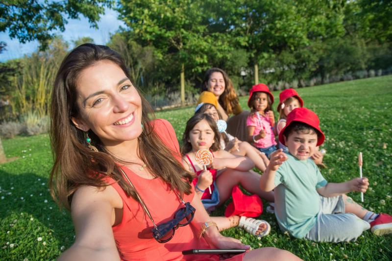 'A window into somebody's home' - Psychotherapist on parent influencers and its affect on children