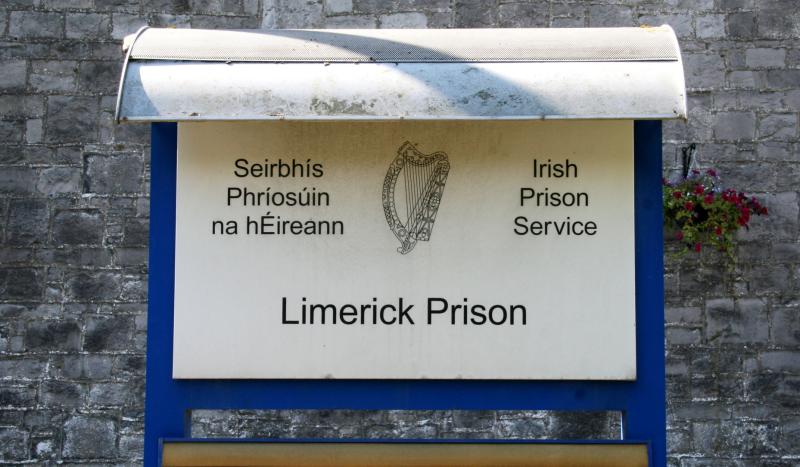 BREAKING: Manhunt underway after Limerick prisoner escapes during hospital visit