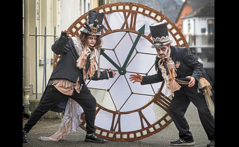 Towering giant Con leads Limerick's spooky revelry  