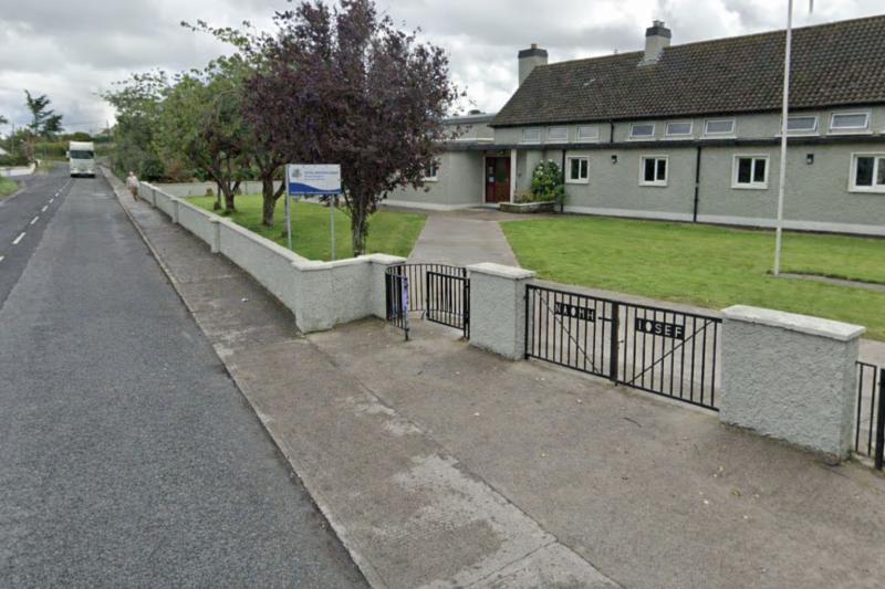 Concerned parents warn of &lsquo;dangerous road&rsquo; outside Limerick school as funding is sought