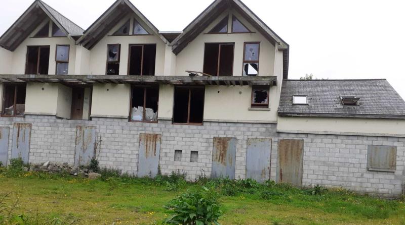 Limerick apartment block due to be demolished suddenly appears on Daft