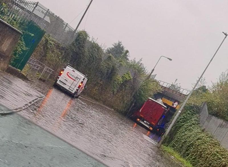 Traffic backlog as truck hits bridge in Limerick