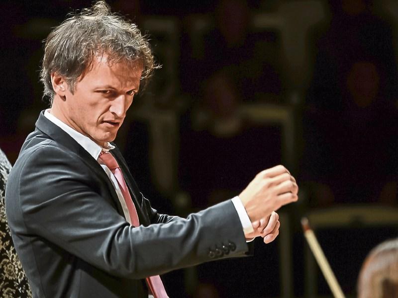 Jean-Christophe Spinosi leads the Irish Chamber Orchestra in a thrilling feast of Beethoven