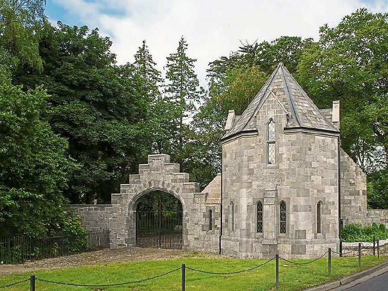 The motion, which was passed, calls for a reduction of the speed limit on the L1240 between the Lantern Lodge and the Woodlands House Hotel