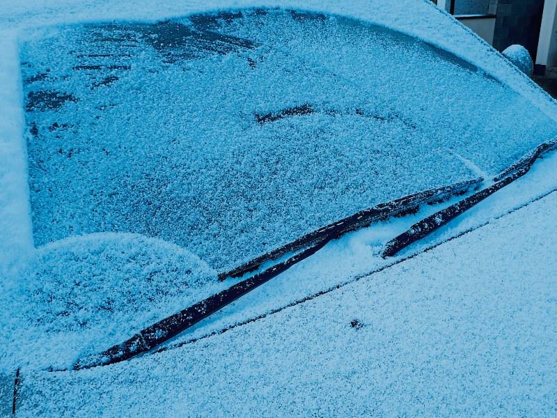 WATCH: Snowfall in Limerick as Met Éireann issues snow/ice warning