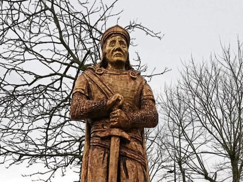King of Munster rises from the leaves to retain throne