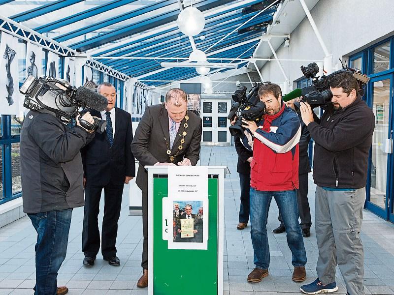 Book of condolences opens for Terry Wogan in Limerick
